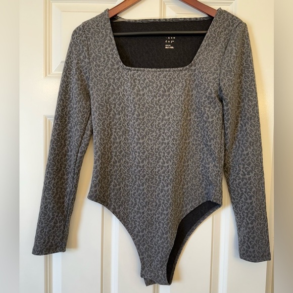 A New Day Bodysuit Textured Knit Stretch Gray Leopard Print Size Medium - Picture 1 of 9
